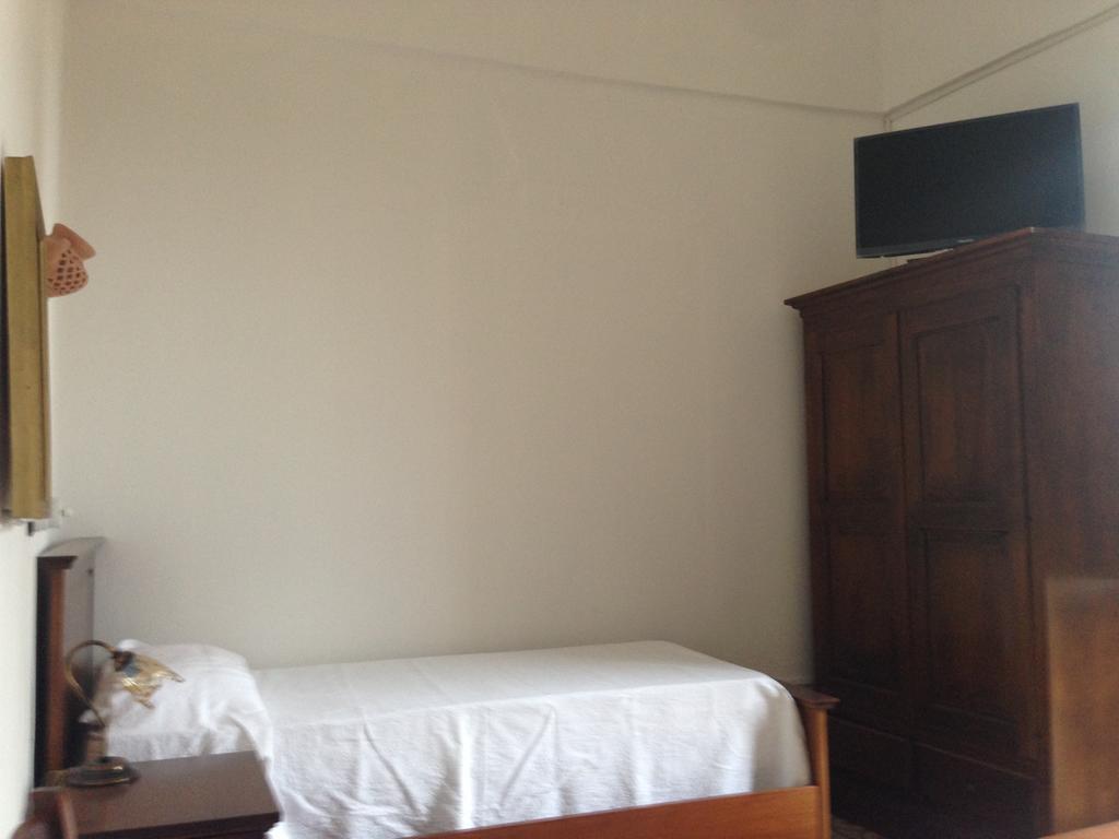 100 Craste Bed & Breakfast Ugento Room photo